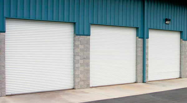 Commercial garage door